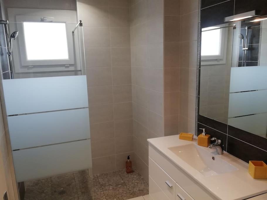 Appartement Dans Villa По Екстериор снимка
